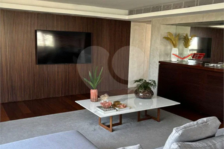 Cobertura duplex com terraço e vista em Cerqueira César