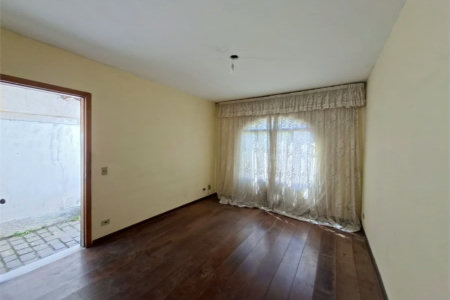 Sobrado à venda com 3 quartos, sendo 1 suíte, em Jardim Esmeralda, São Paulo, SP