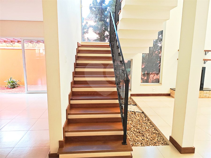 Exclusividade e Sofisticação no Swiss Park: O Sobrado Perfeito em São Carlos, com, 3 suites,2 salas, área Gourmet, persianas blackout automatizadas.