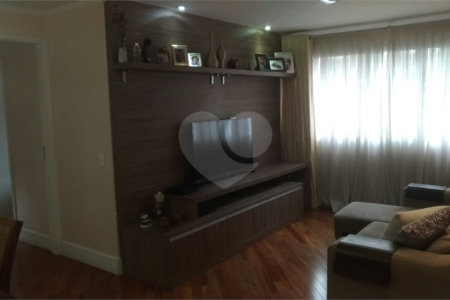 Apartamento à venda no Brooklin de 92 m² com 3 dormitórios, 1 suíte e 1 vaga de garagem.