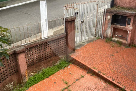 Sobrado á venda em Moema de 280m² com 3 vagas 3 dormitórios e 5 banheiros