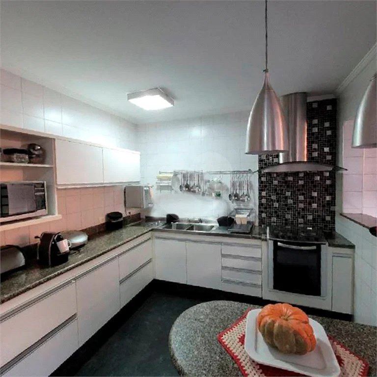 Casa à venda com 4 quartos, sendo 1 suíte, no centro de Piracicaba- SP