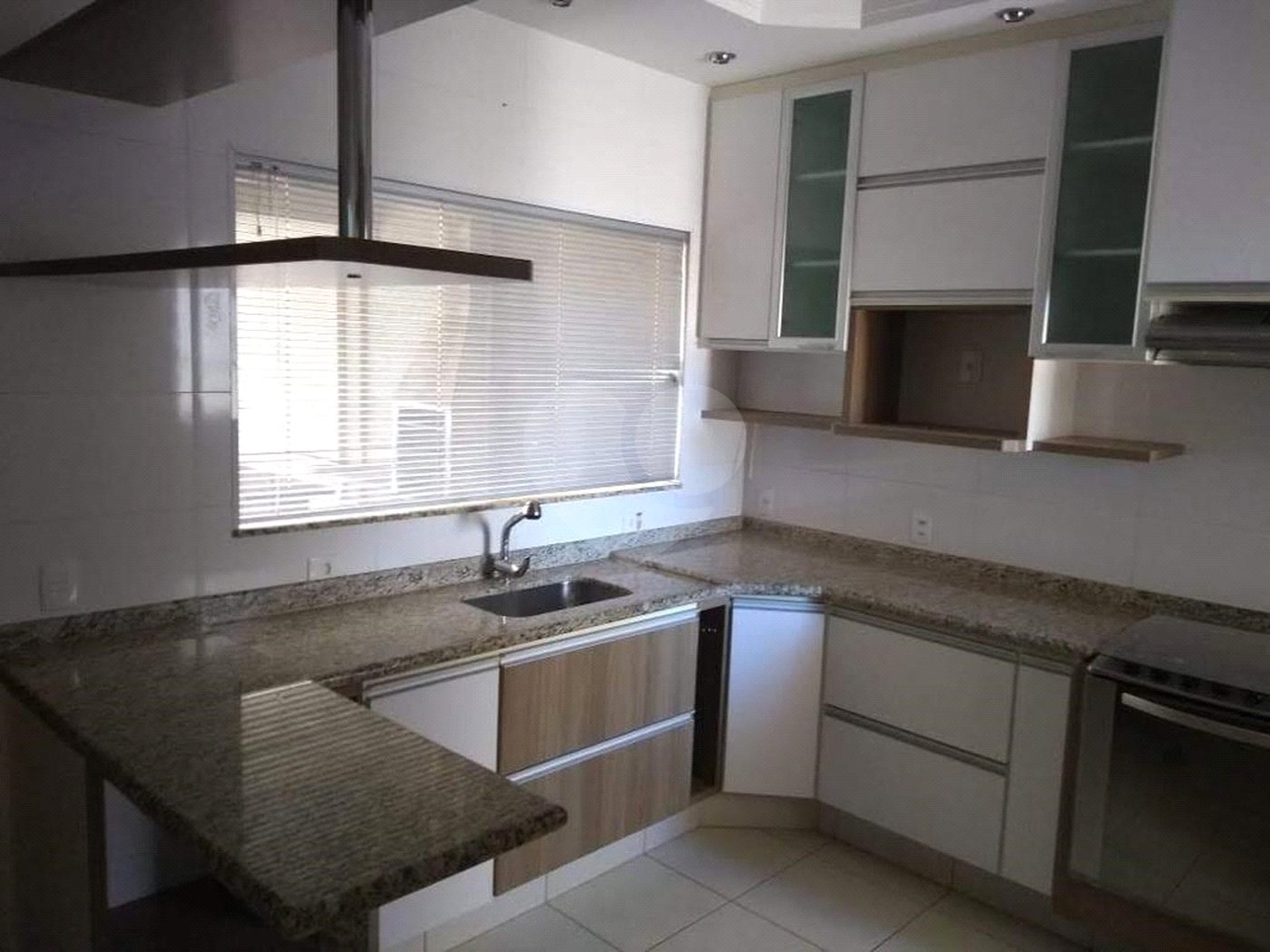 Oportunidade de negócio para morar bem.