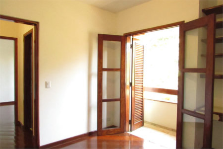 Casa para alugar com 4 quartos, sendo 2 suítes,  em Cidade São Francisco, São Paulo, SP