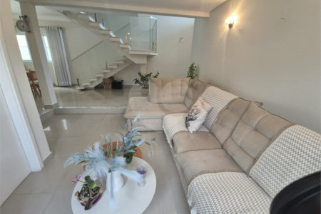 Belíssima Residência de 267 m² com Lazer Privativo no Condomínio Terras do Oriente – Valinhos