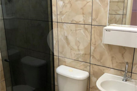 Casa térrea no Condomínio Moradas II .