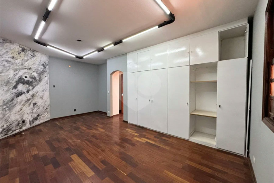 Sobrado Residencial e Comercial em Área Nobre de Piracicaba, para venda e locação.