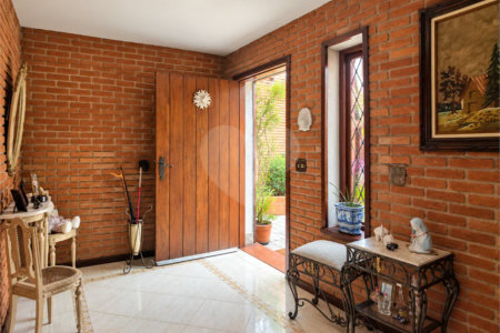 Sobrado com cinco quartos sendo 3 suites 4 vagas| R$ 3.300.000 no Alto da Boa Vista - São Paulo