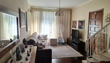 Sobrado à venda com 3 quartos, sendo 1 suíte,  em Santa Maria, Santo André, SP