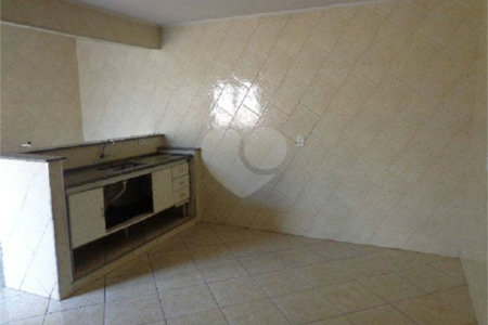 Casa Térrea com 2 dormitórios.