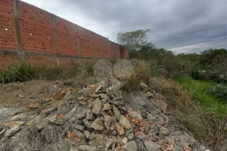 Terreno para venda, contendo 250,00 m² de área total.