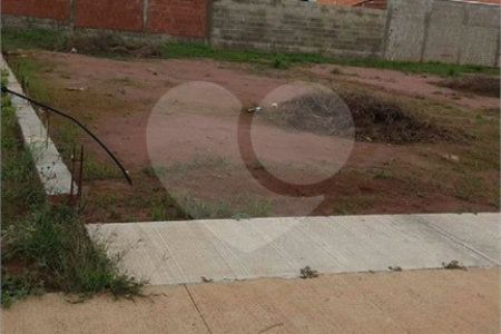 Terreno com 176,00 m² .