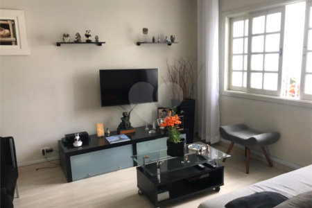Casa Sobrado à venda no Planalto Paulista de 153m² com 3 dormitórios e 2 vagas