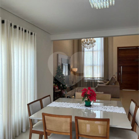 Casa em Condomínio - Jardim Residencial Alto de Itaici!
