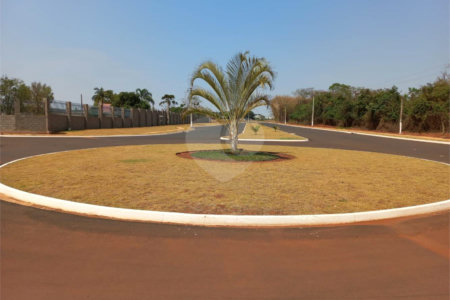 Terreno para venda, dispondo de 251,00 m² .