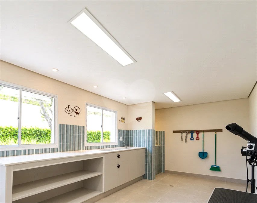 Apartamento reformado de 92 m² no Baeta Neves, com 2 dormitórios, 1 suíte, sala ampliada, área gourmet, 2 vagas, planejados e lazer completo.