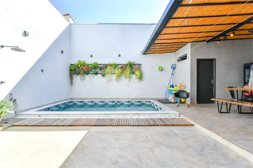 Sobrado à venda com 4 quartos, sendo 1 suíte, em Vila Cruzeiro, São Paulo, SP