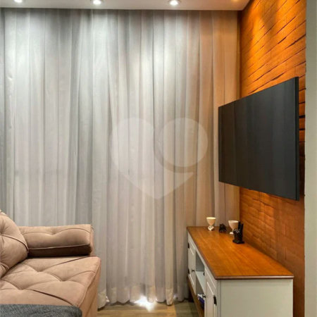 EXCELENTE APARTAMENTO Localizado no bairro do Bom Retiro próximo à Avenida Santos Dumont, com acesso