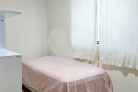 Casa com 324m², 4 dormitórios, sendo 1 suíte, 4 vagas, à venda no Jardim Las Vegas em Santo André.