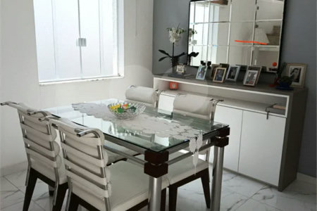 Sobrado novo, com 250m², 3 quartos, sendo 1 suíte, 2 garagens, à venda na Vila Prudente