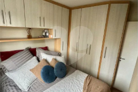 Apartamento à venda na Vila Augusta, em Guarulhos, com 55 m² de área privativa, 2 dormitórios, 1 banheiro e 1 vaga de garagem.