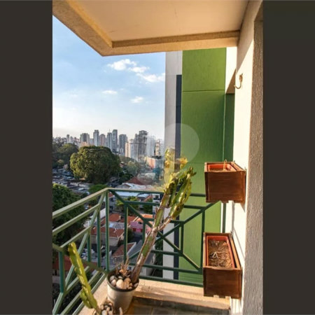 Apartamento à venda na Vila Mariana, 63 m², 2 dormitórios sendo 1 suíte, sacada, 2 vagas