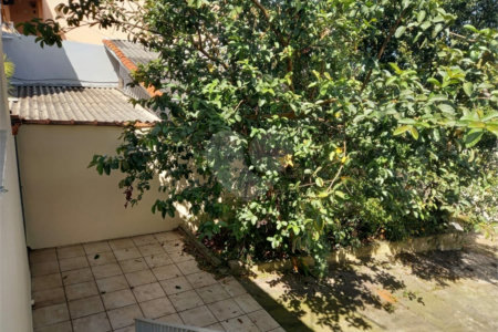 Casa com 147m² , 2 dormitórios , sendo 1 suíte , 2 vagas , à venda , no Parque das Nações , em Santo André.
