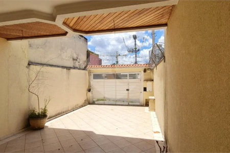 Sobrado a venda no Ipiranga de 220m² com 4 suítes e 2 vagas.Estuda permuta.
