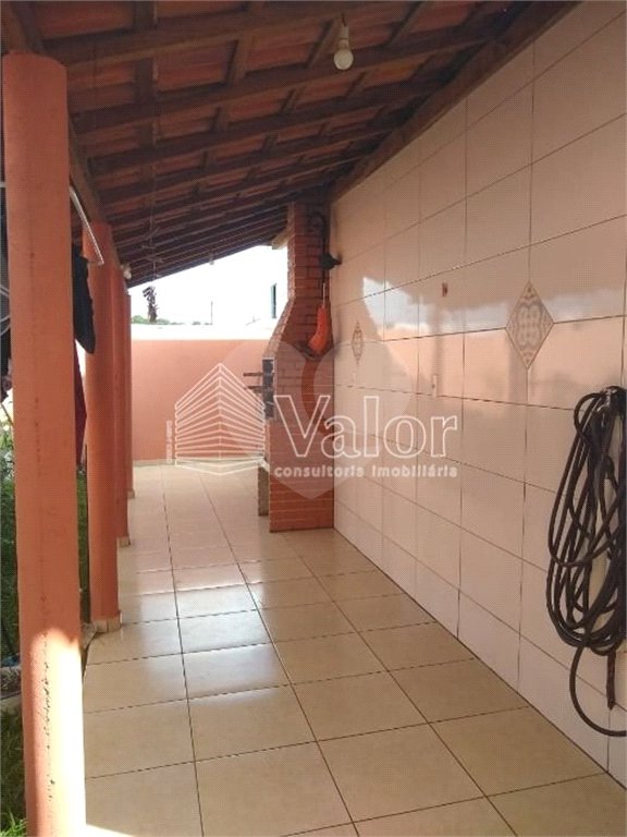 Casa Térrea com 3 dormitórios, sendo 1 suíte.