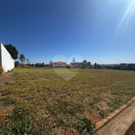 Terreno para venda no condomínio de alto padrão Damha Golf