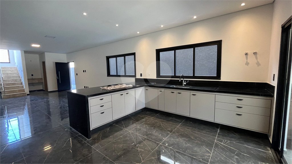 Casa Assobradada com 3 suítes na Vila Thais em Atibaia