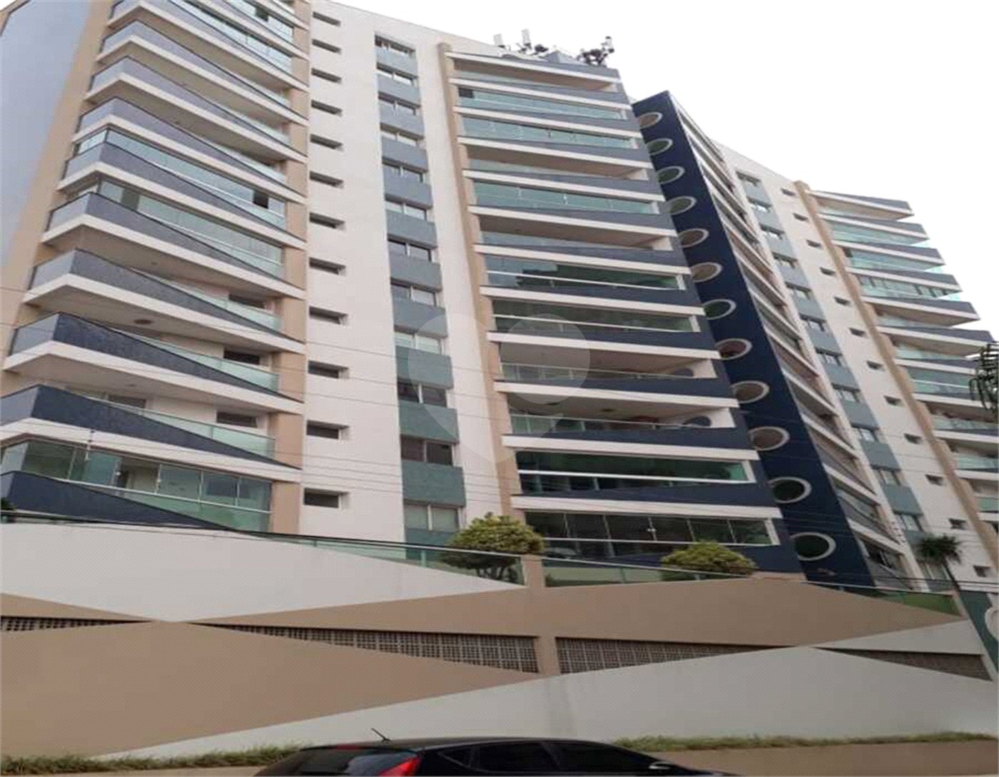 Lindo Apto Edifício Raquel Venda com Sacada gourmet.com 03 dormitórios 01 suíte