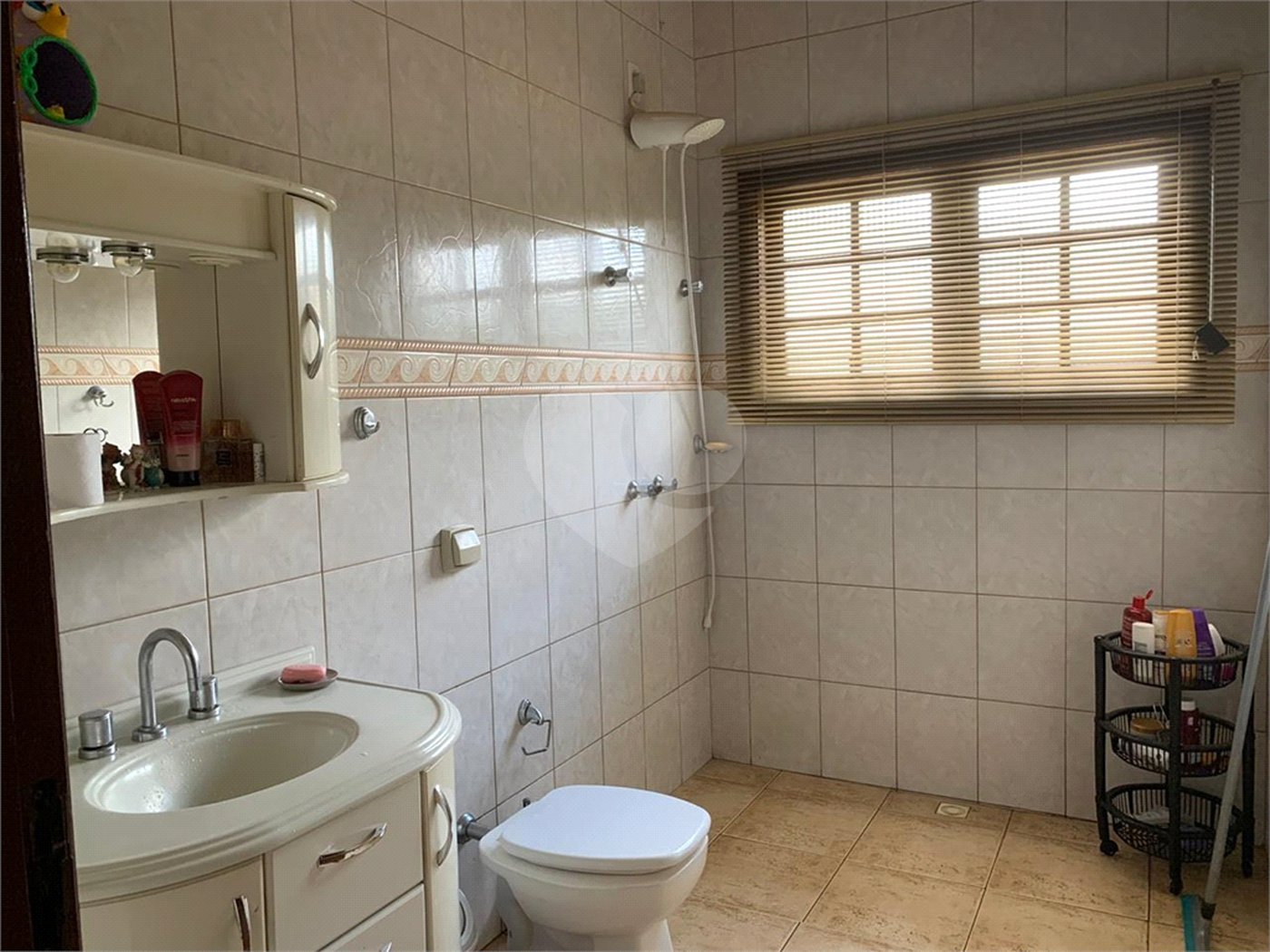Casa ampla à venda no Vale das Flores em Atibaia