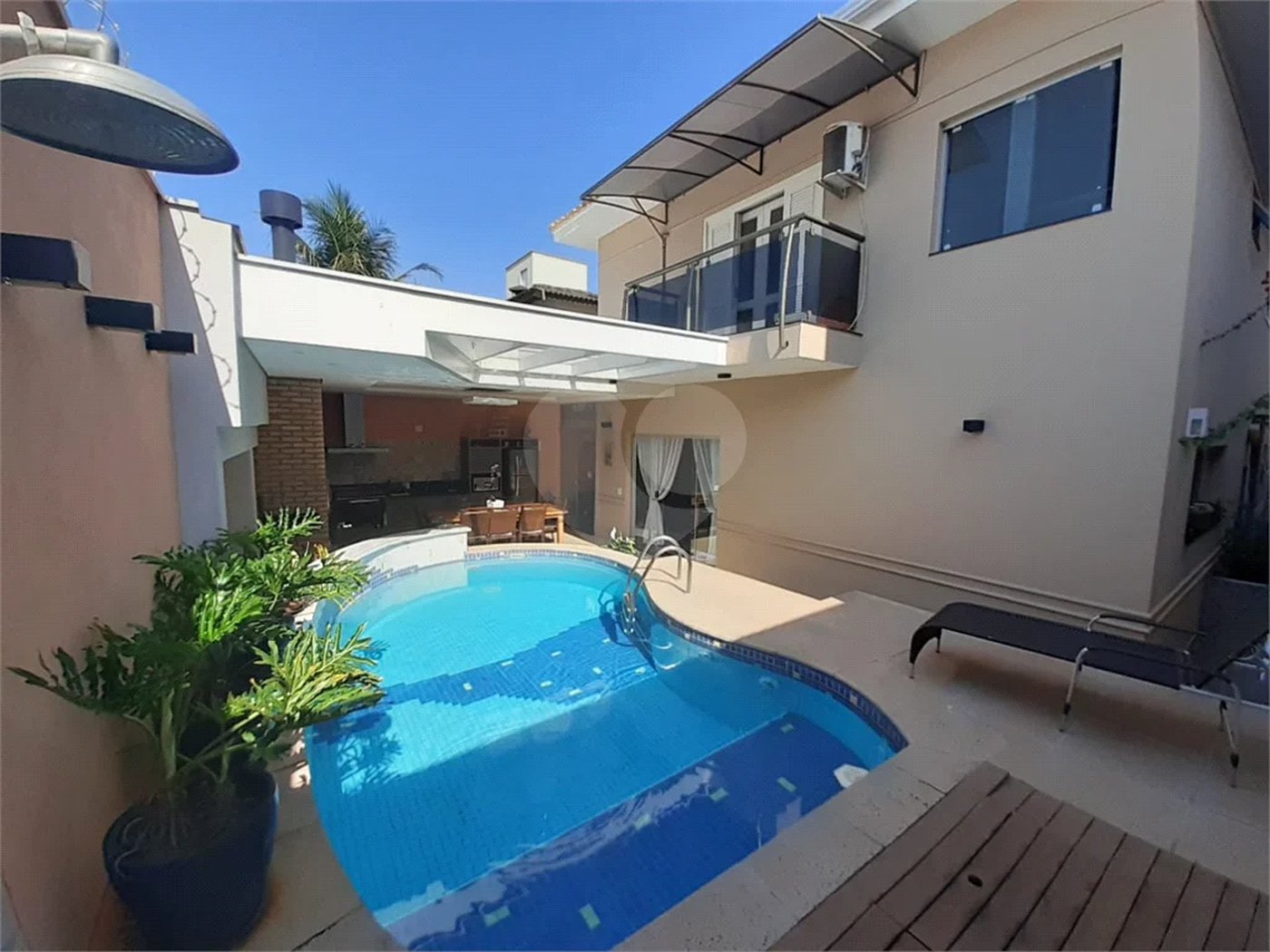Ótima casa disponível para venda em Piracicaba, no Condomínio Residencial Village Des Lions no bairro Pompéia