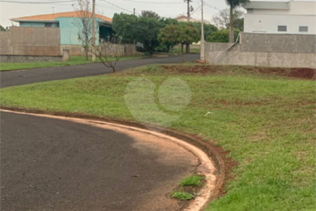 Terreno no Condomínio Nascente do Jaraguá, localizado em Araraquara/SP.