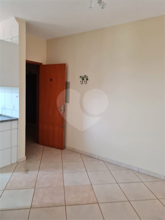 Apartamento no Condomínio Monte Verde.