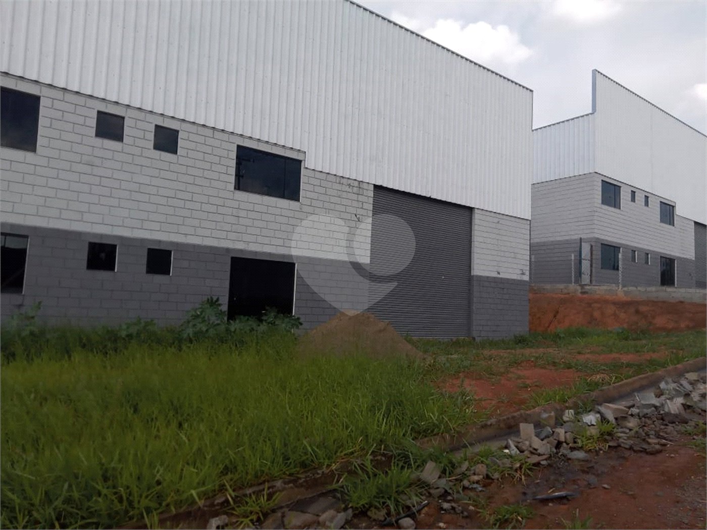 Galpão de 1200 m ² novos para locação em Nazaré Paulista/ Atibaia