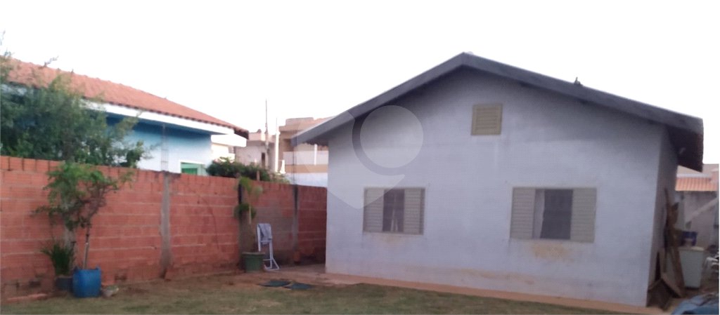Casa térrea no Jardim Embaré.