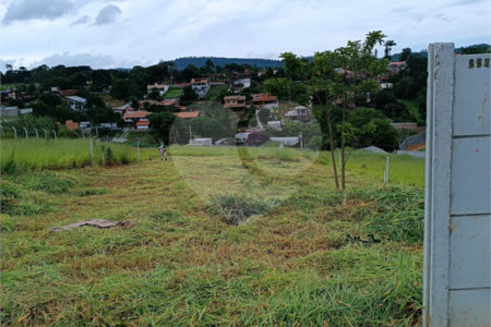 Terreno em Atibaia com 990 metros, pronto para construir, topografia declive, aceita financiamento