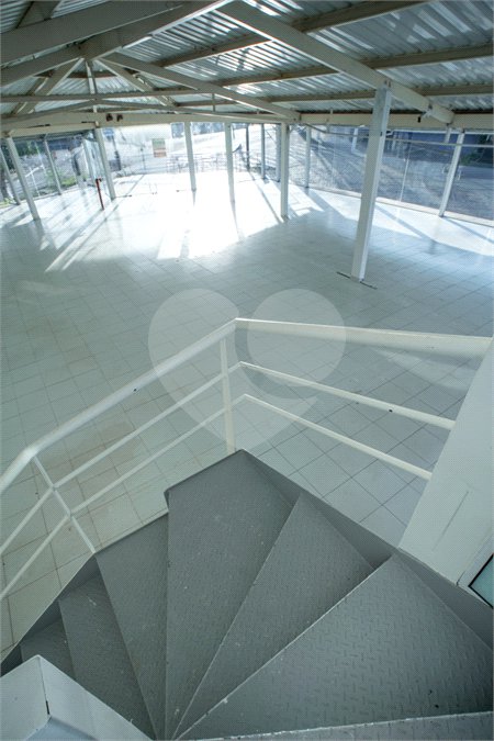 Lindo Salão Comercial para locação com 924m2 no Centro de Atibaia