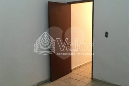 Casa Sobrado com piso cerâmico, com 3 dormitórios no Jardim Ricetti