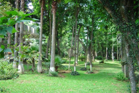 Casa Térrea à venda com 5 quartos, sendo 3 suítes, em Interlagos, São Paulo, SP