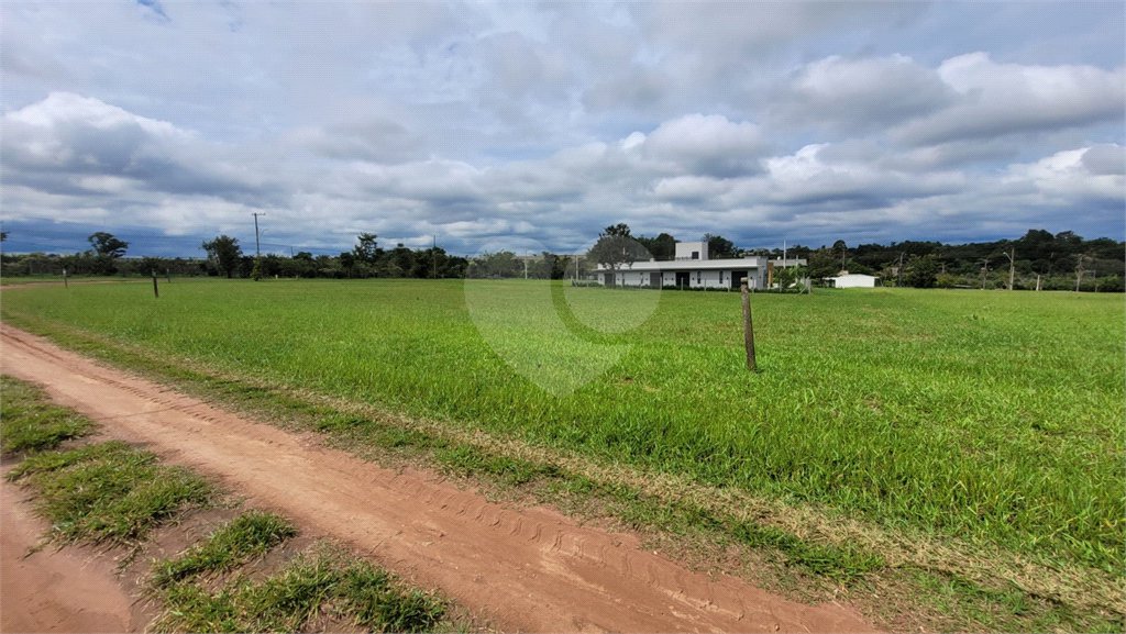 Loteamento no Condomínio Vila Pinhal do Broa