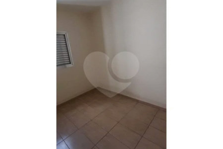 Apartamento - Bom Retiro - 3 dormitórios - 1 banheiro - 1 sala - 1 cozinha