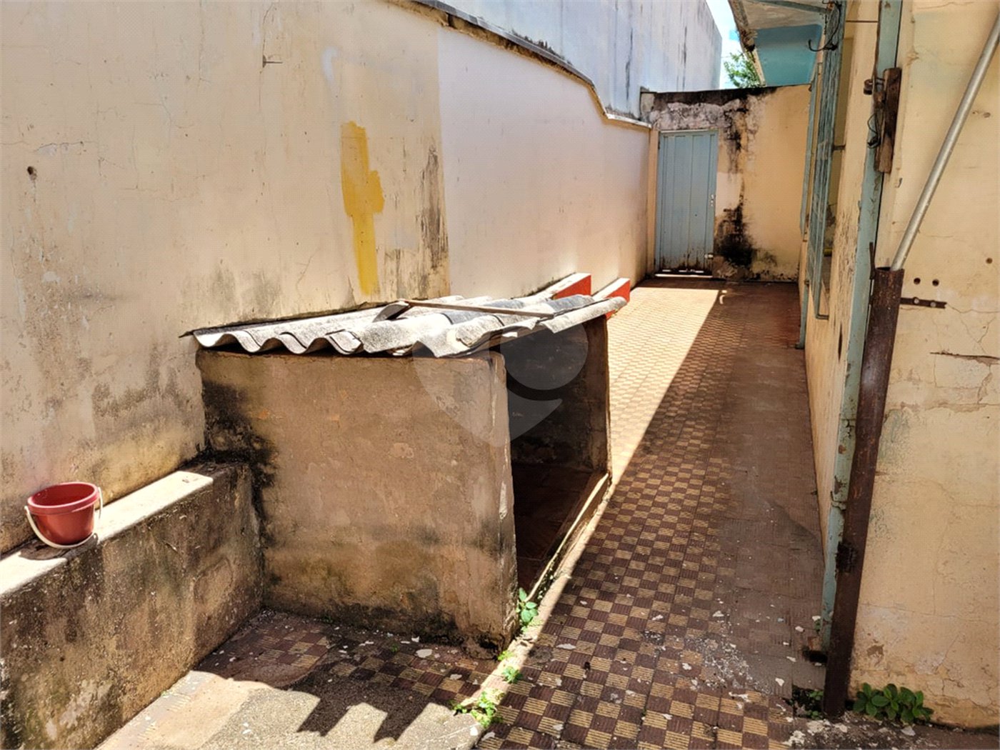 Casa Térrea com 3 dormitórios.