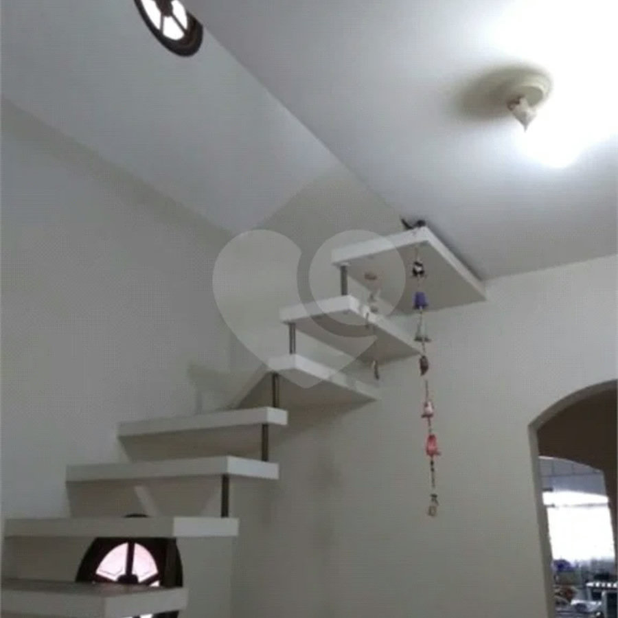 Sobrado com 246m², 3 quartos, sendo 1 suíte, 7 vagas de garagem, à venda no Jd das Maravilhas, em Santo André