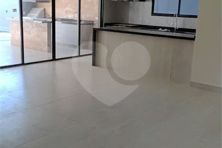Casa com 3 suítes, piscina e área gourmet em terreno de 360m²