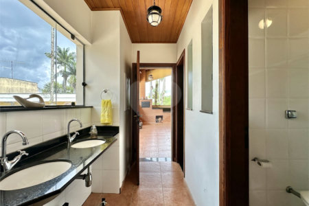 Casa á venda – Granja Viana