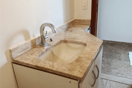 APARTAMENTO NO CAMPO BELO 137M² 3 DORMITÓRIOS
