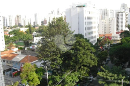 Apartamento à venda com 4 quartos, sendo 1 suíte, em Campo Belo, São Paulo, SP